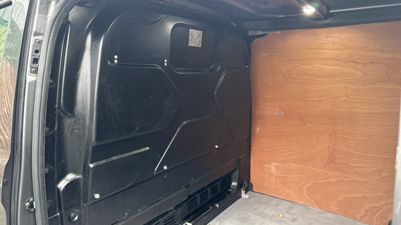 Ford Transit Custom 300 L2 Diesel Fwd 2.0 EcoBlue 130ps Low Roof Limited Van